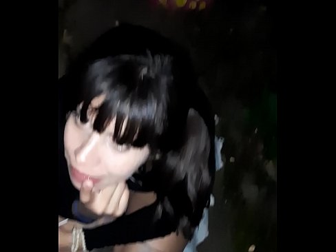 ❤️ 在街上膨胀的阴茎，以换取糖果 ❤️❌ Porno fb