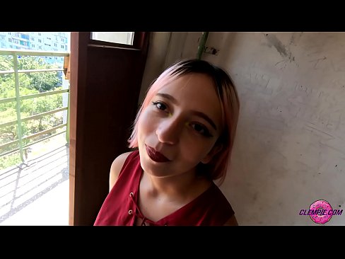 ❤️ 学生Sensual在内陆地区吸食陌生人--在他脸上射精 ❤️❌ Porno fb